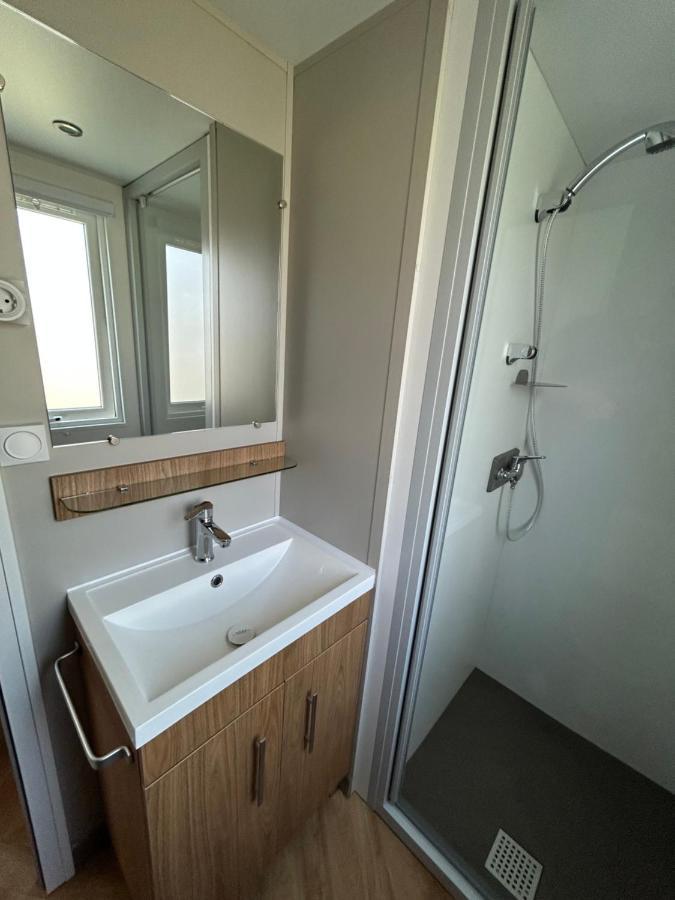 Ds Chalets-Simonsgat 63-Geweldige 6 Tot 7 Persoons Chalet Met 2 Badkamers-Vakantiepark Lauwersoog-Aan Het Lauwersmeer Экстерьер фото
